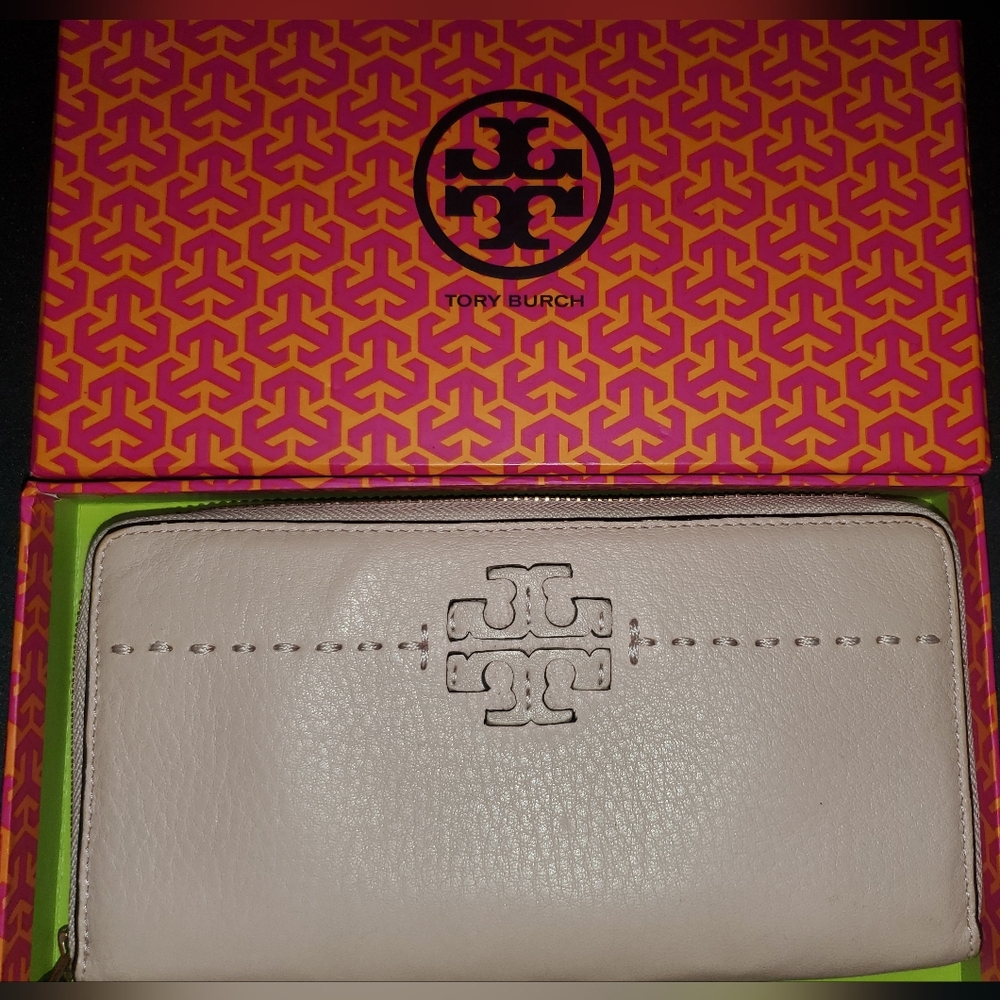 Tory Burch light pink wallet